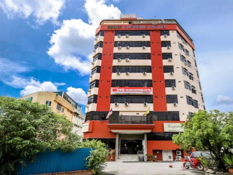 Grand Supreme Hotel Кучинг Экстерьер фото