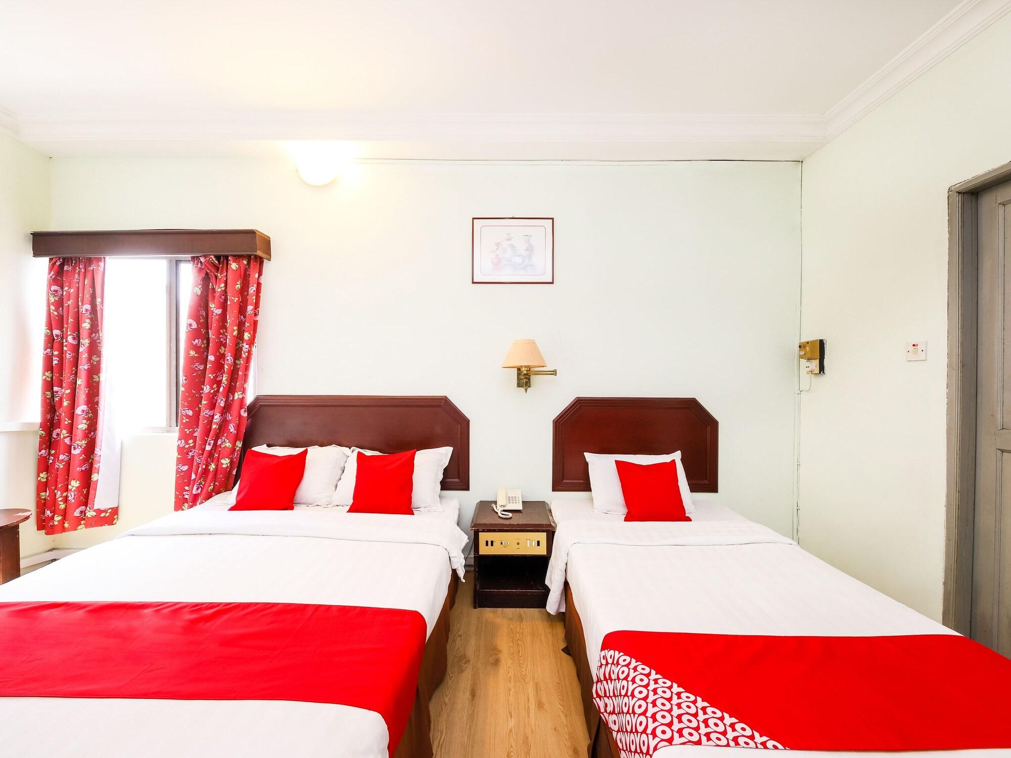 Grand Supreme Hotel Кучинг Экстерьер фото