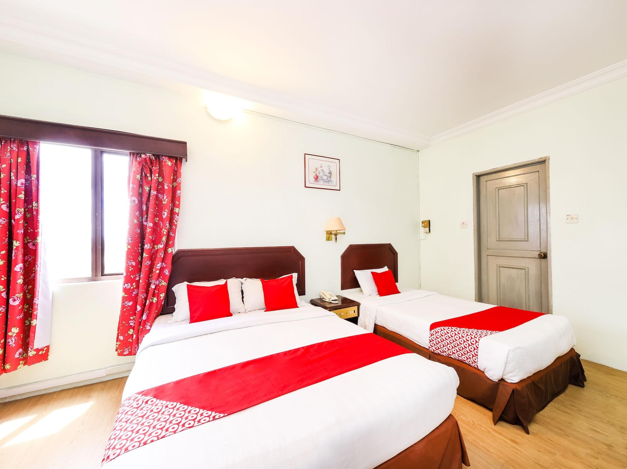 Grand Supreme Hotel Кучинг Экстерьер фото