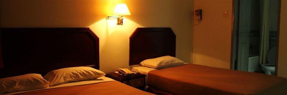 Grand Supreme Hotel Кучинг Экстерьер фото
