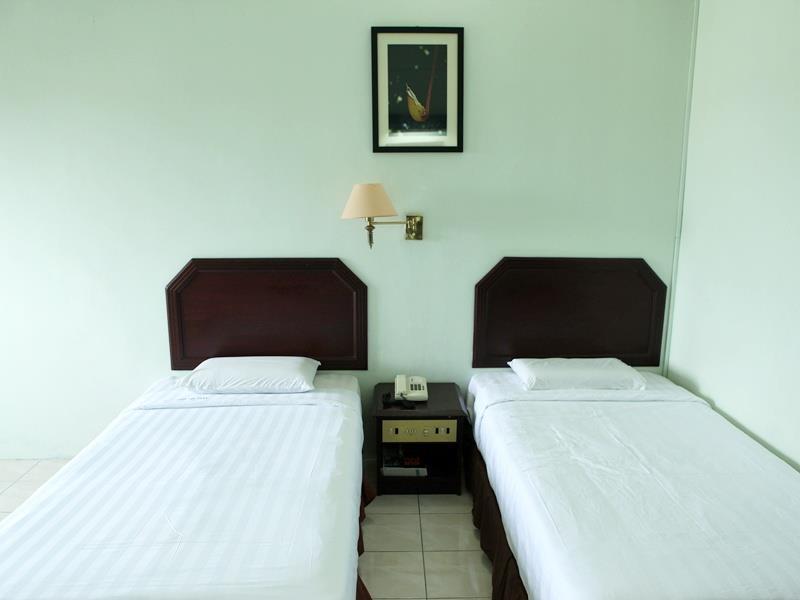 Grand Supreme Hotel Кучинг Экстерьер фото