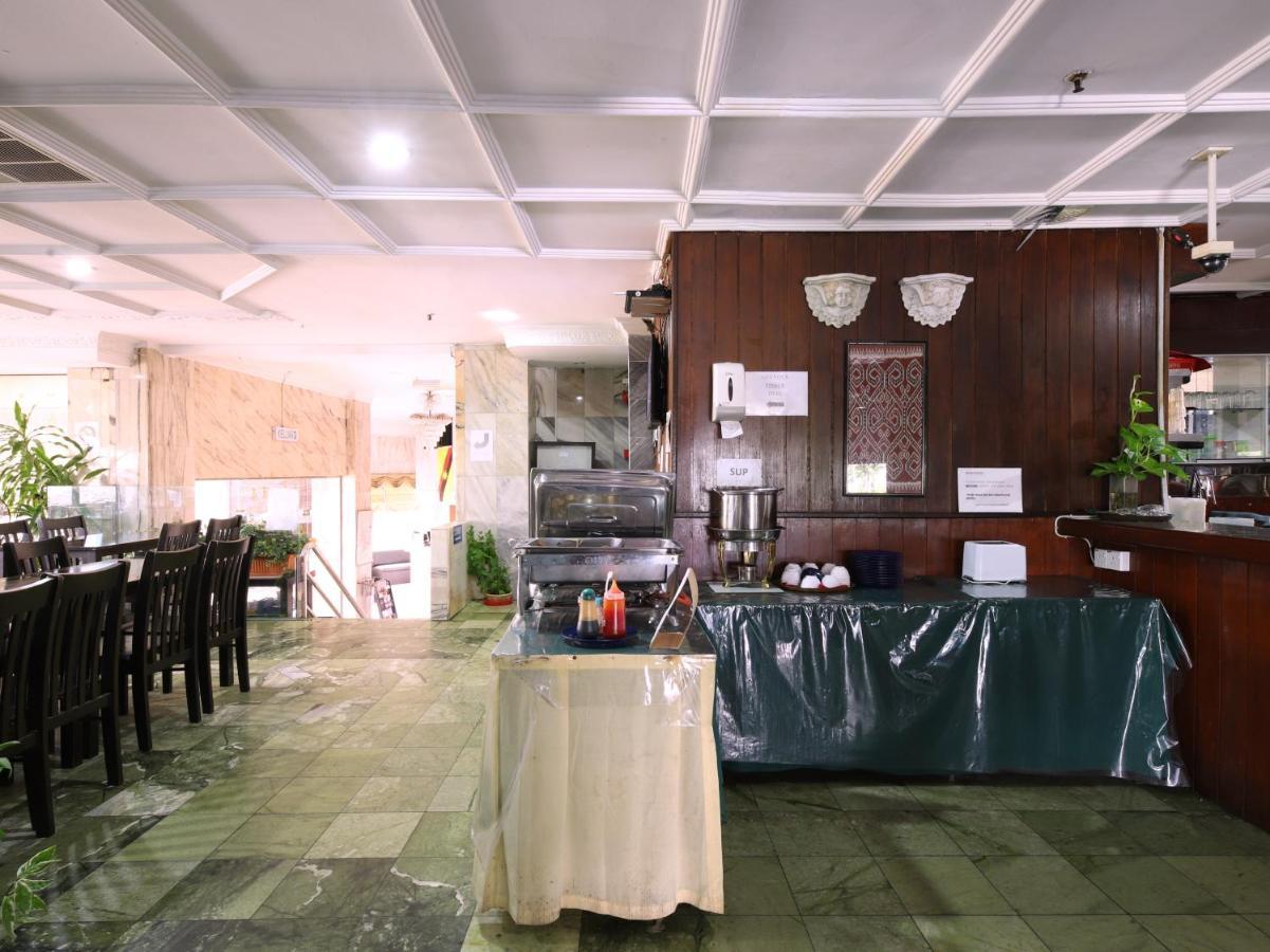 Grand Supreme Hotel Кучинг Экстерьер фото