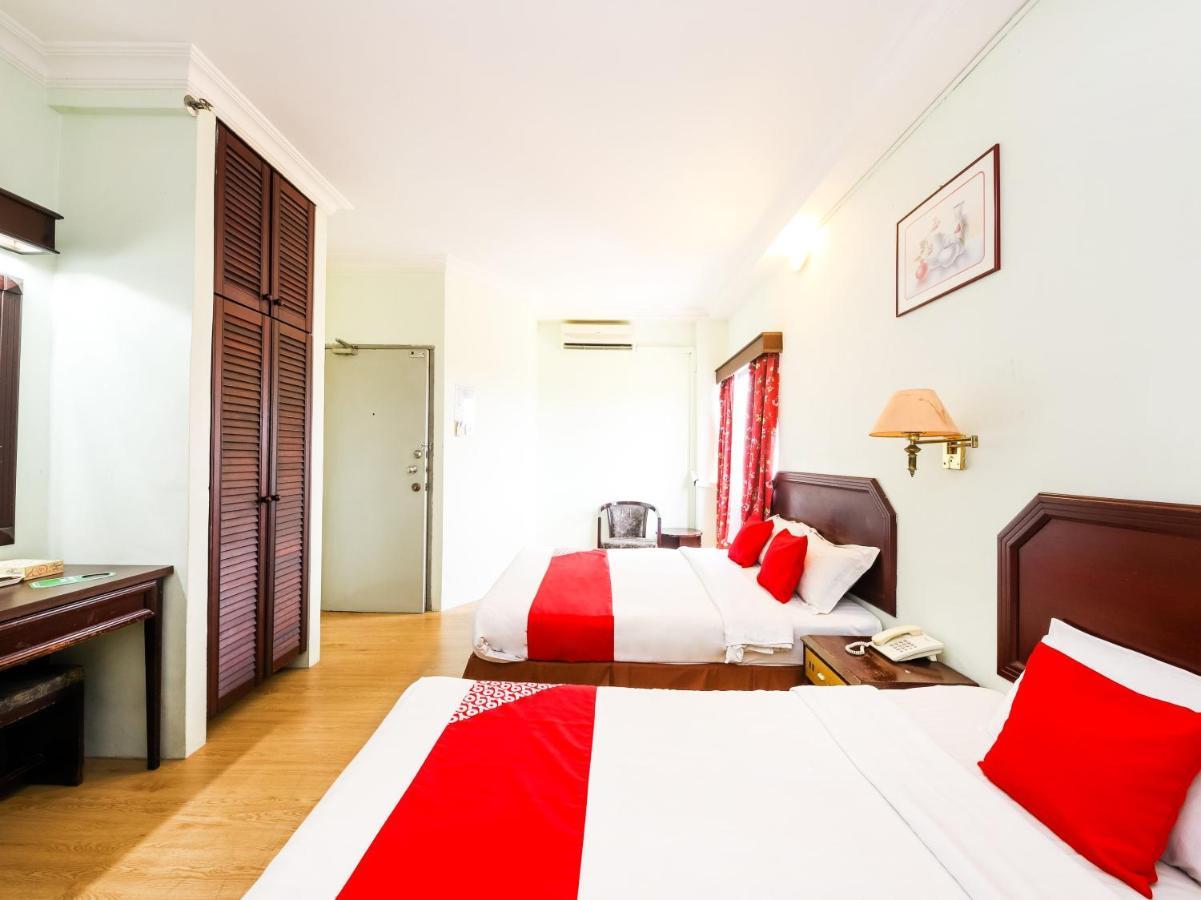 Grand Supreme Hotel Кучинг Экстерьер фото