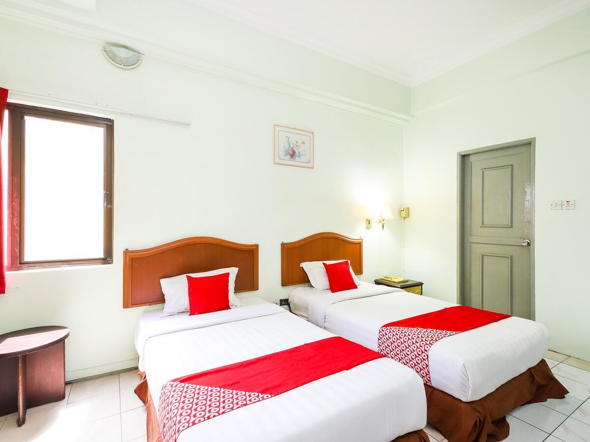 Grand Supreme Hotel Кучинг Экстерьер фото
