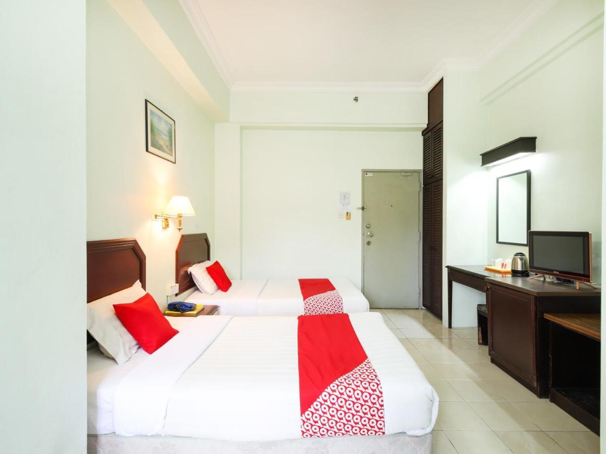 Grand Supreme Hotel Кучинг Экстерьер фото