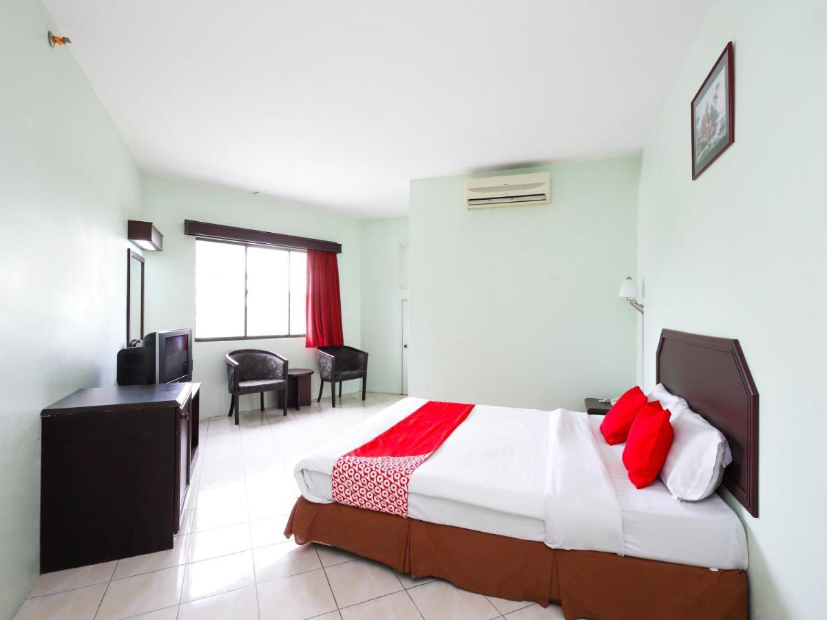 Grand Supreme Hotel Кучинг Экстерьер фото